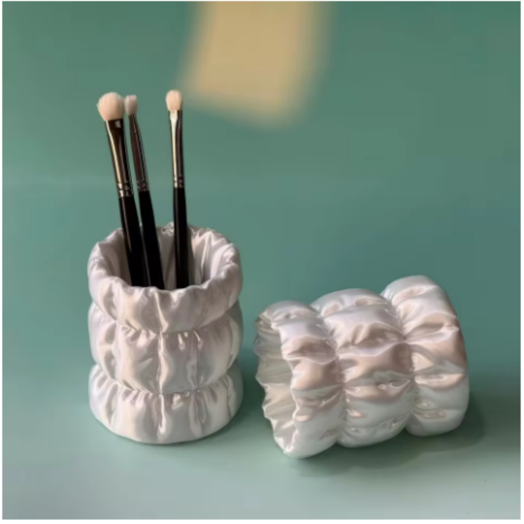 Porta Pennelli da Trucco in Ra - Luxury Skincare And Makeup Brands recensione e prezzo